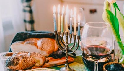 爱游戏体育APP下载-利雅得新月中场核心发挥出色，利雅得新月足球俱乐部