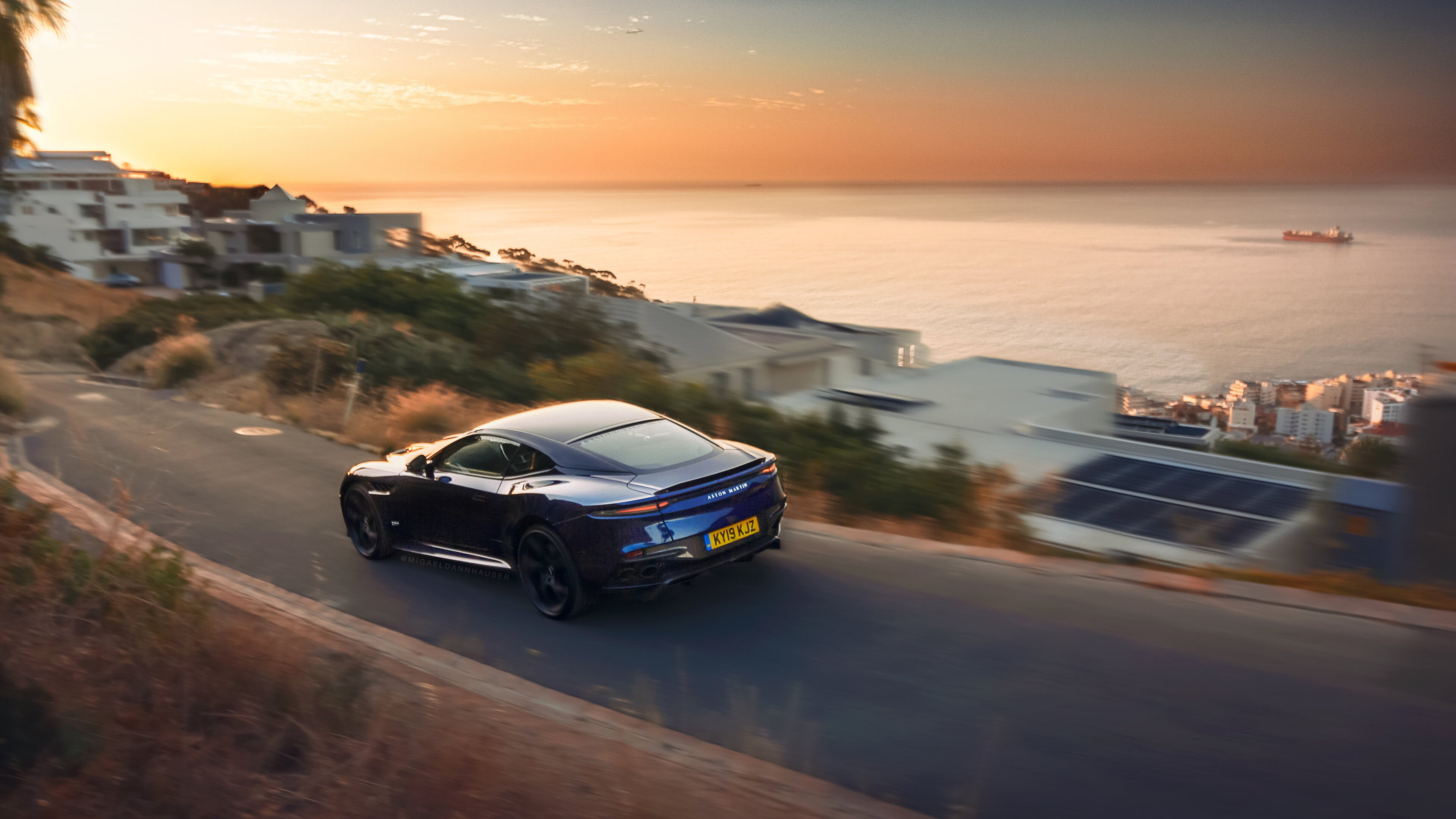 AYX官网-詹姆斯第三场砍下50+，帮助湖人在关键比赛中击败对手，巩固季后赛席位！