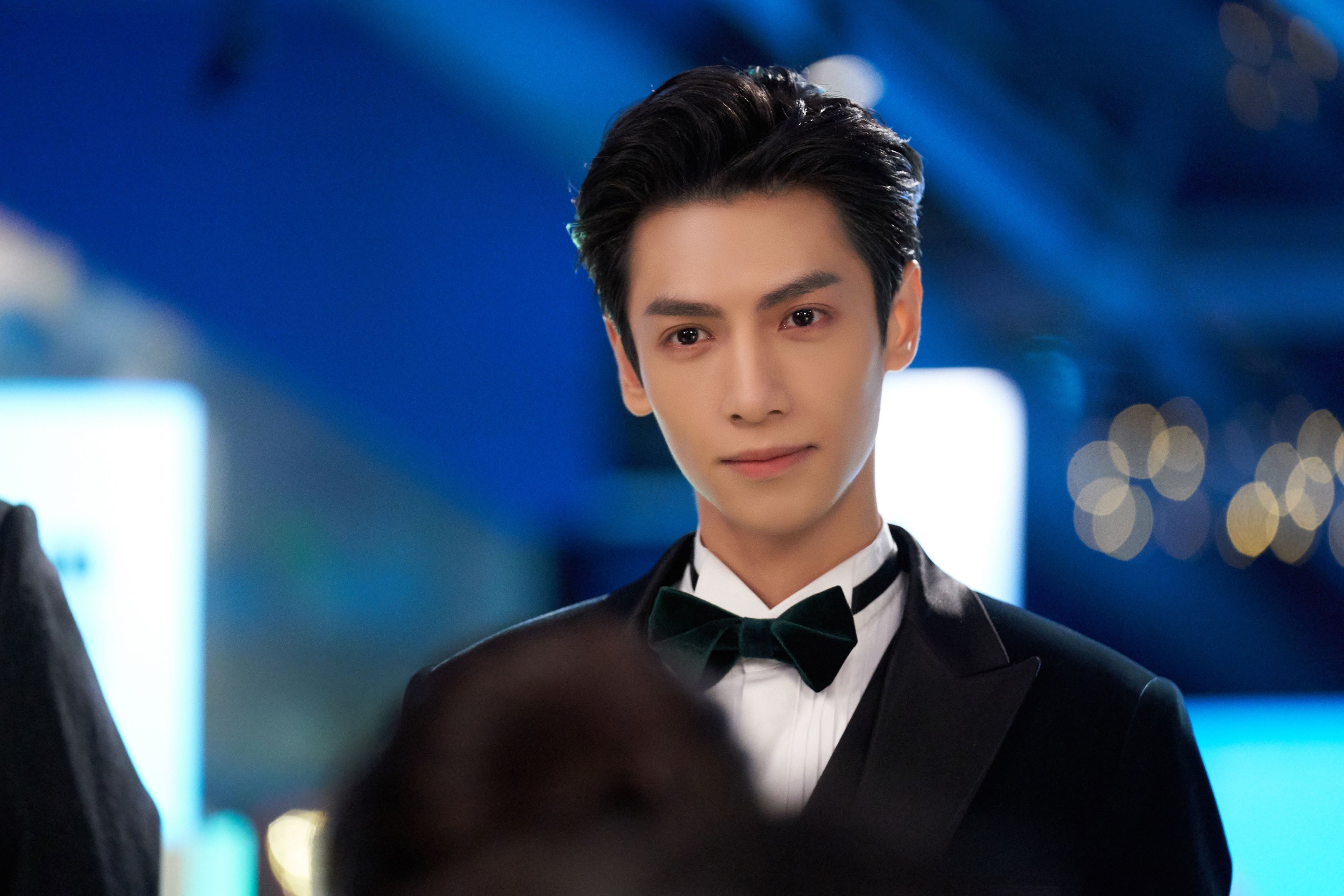 亚眠球员红牌遭罚，或将错过下场比赛，亚眠球衣