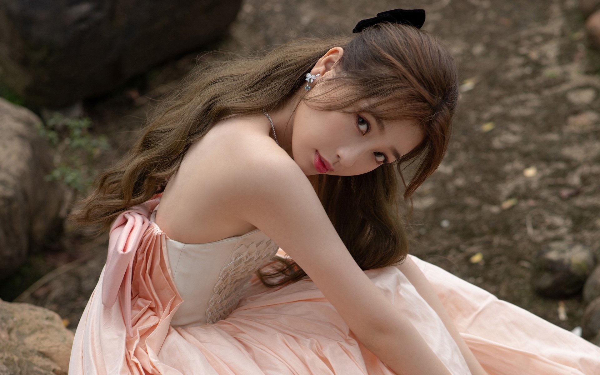 以“足球+生态文明”理念打造绿色青训新样板，青少年足球要营造一个好的大环境需要做到哪些方面