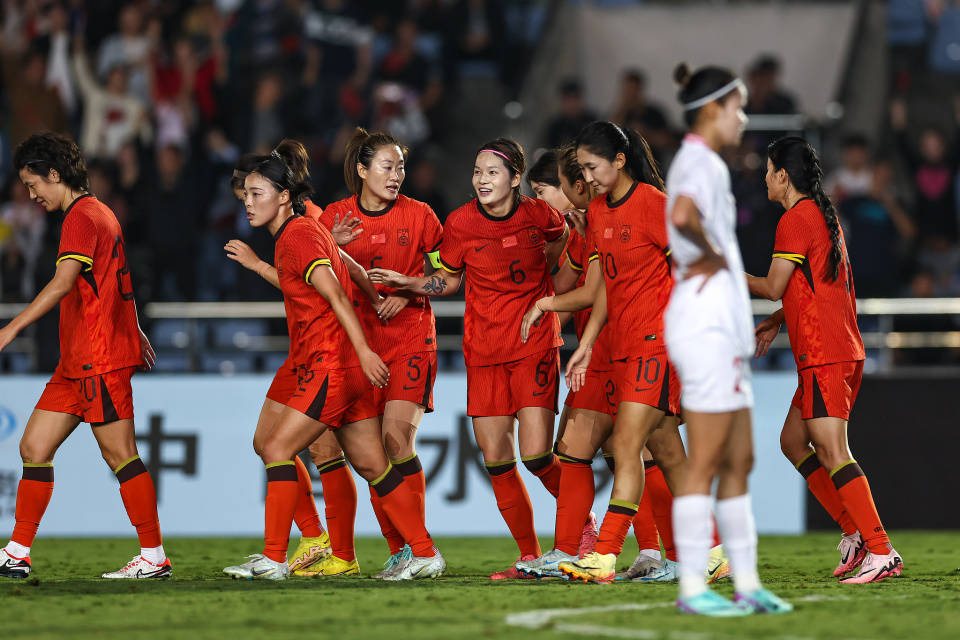 爱游戏APP：中国女足再创佳绩，夺得亚洲冠军的简单介绍