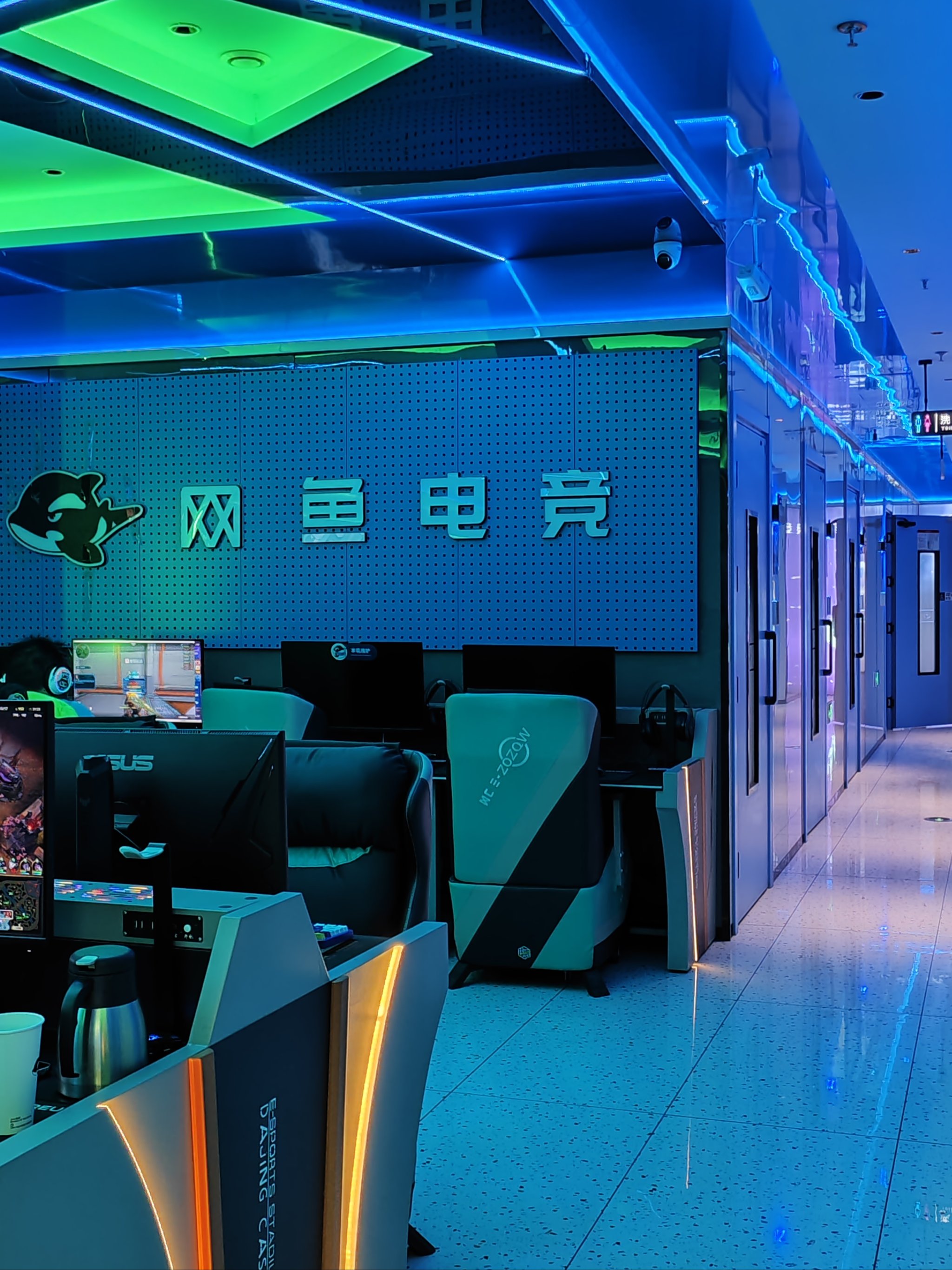 爱游戏入口:在线社区的力量：电竞玩家如何影响行业发展的简单介绍