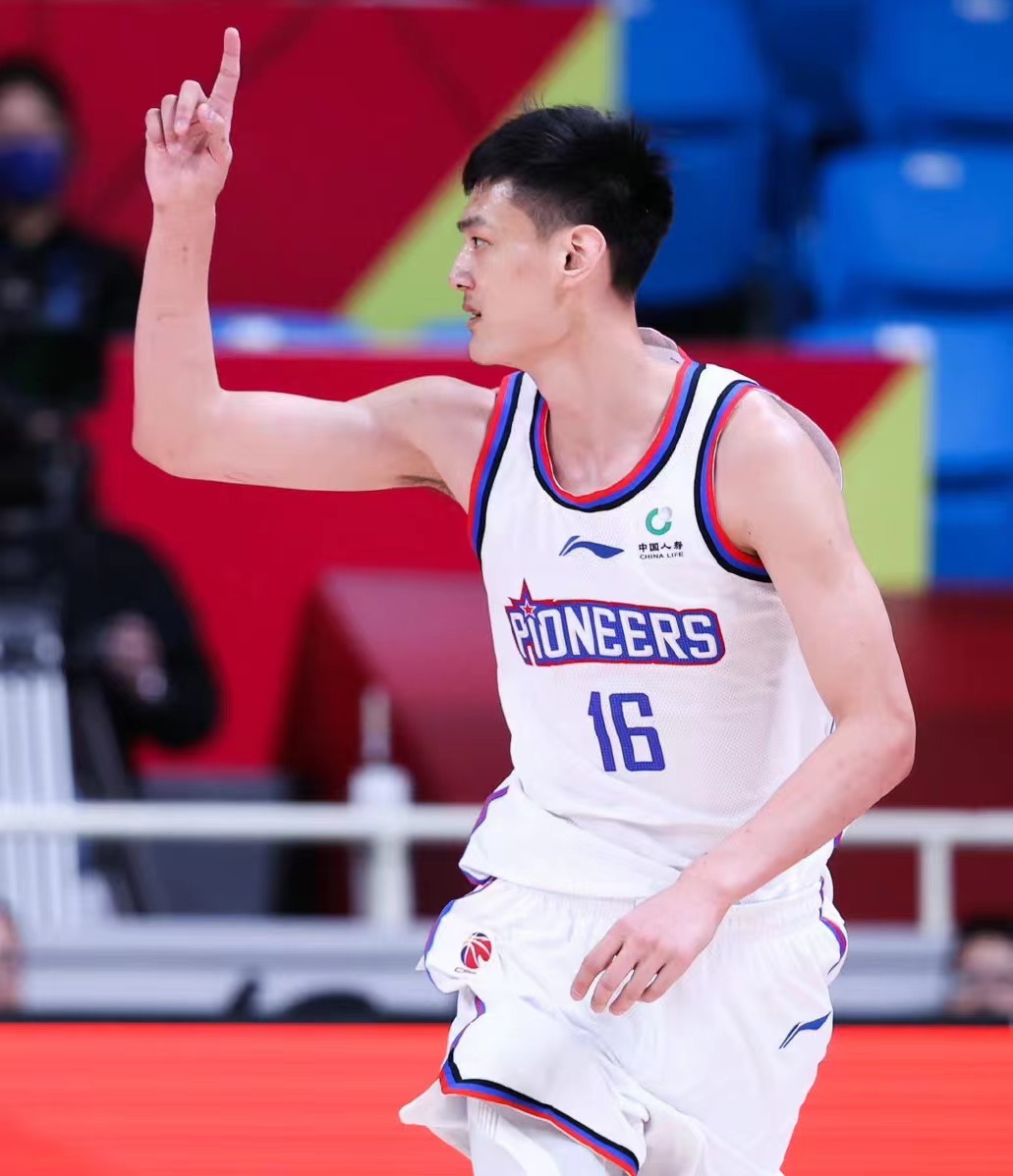 关于爱游戏APP:年轻球员郭田雨:努力训练,争取更多出场机会的信息 关于爱游戏APP:年轻球员郭田雨:努力训练,争取更多出场机会的信息