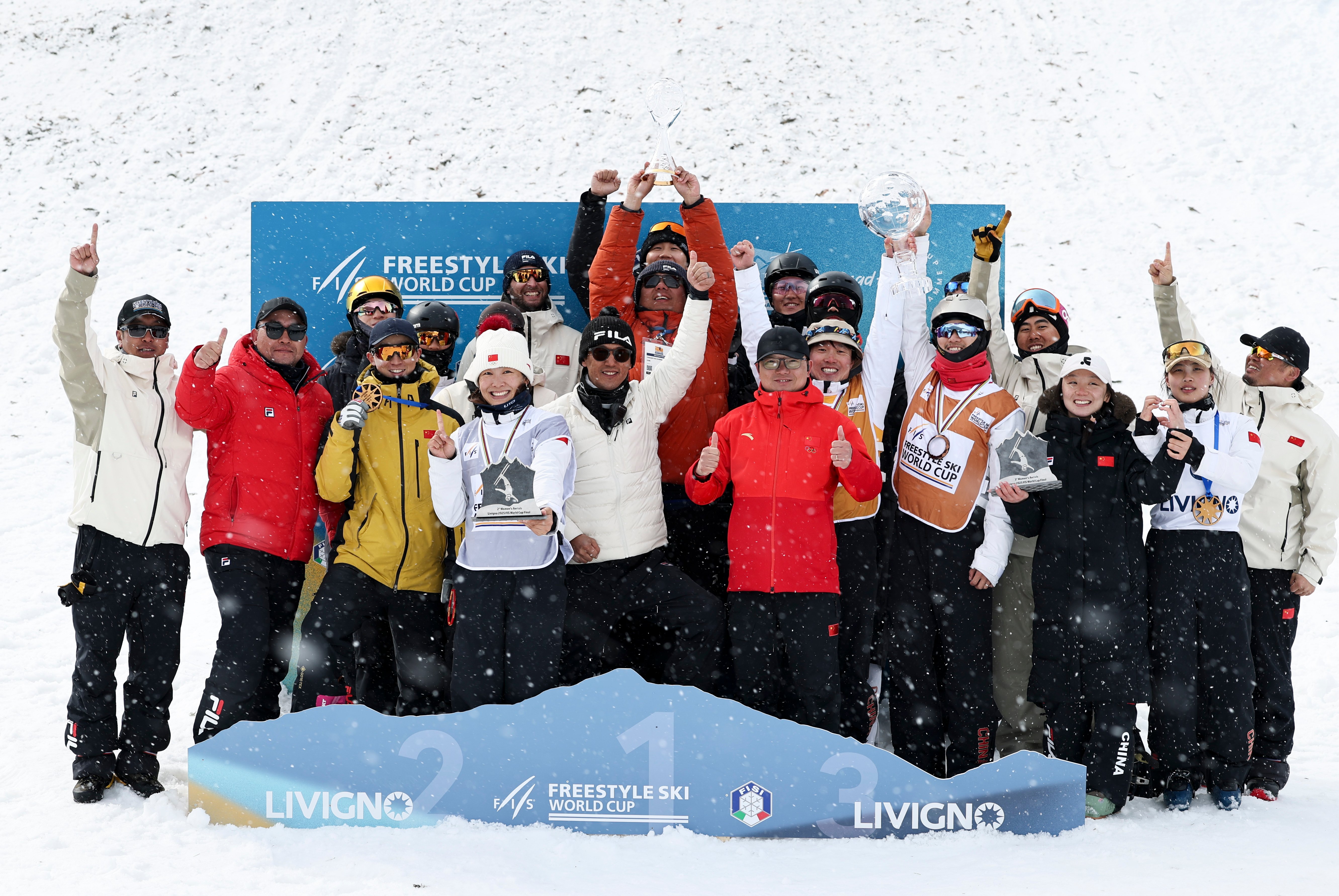 爱游戏:跳台滑雪世界杯，空中飞跃惊险刺激的简单介绍