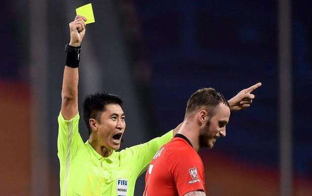 包含AYX爱游戏：中国篮球裁判员执法争议，如何提升公信力？的词条