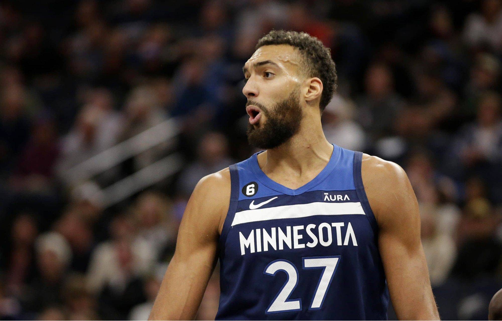 戈贝尔:爵士的防守核心 戈贝尔:爵士的防守核心