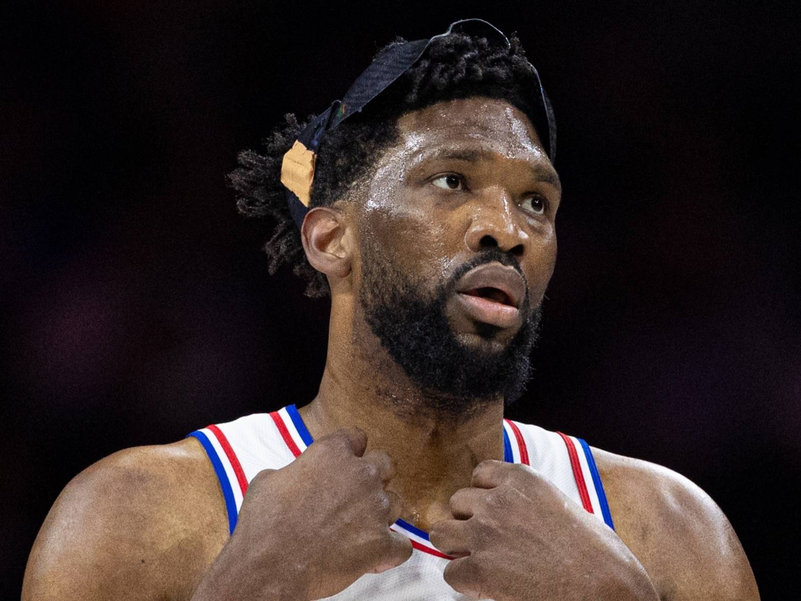 包含爱游戏官网:76人队恩比德伤愈复出:能否带领球队冲击总冠军?的词条 包含爱游戏官网:76人队恩比德伤愈复出:能否带领球队冲击总冠军?的词条