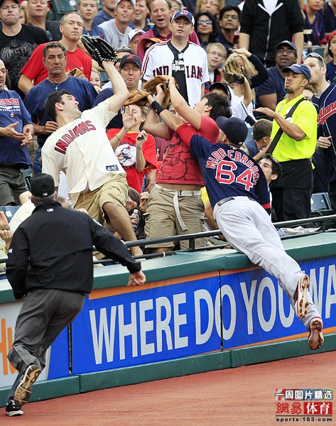 爱游戏：球迷对运动员的支持：情感与影响力的简单介绍